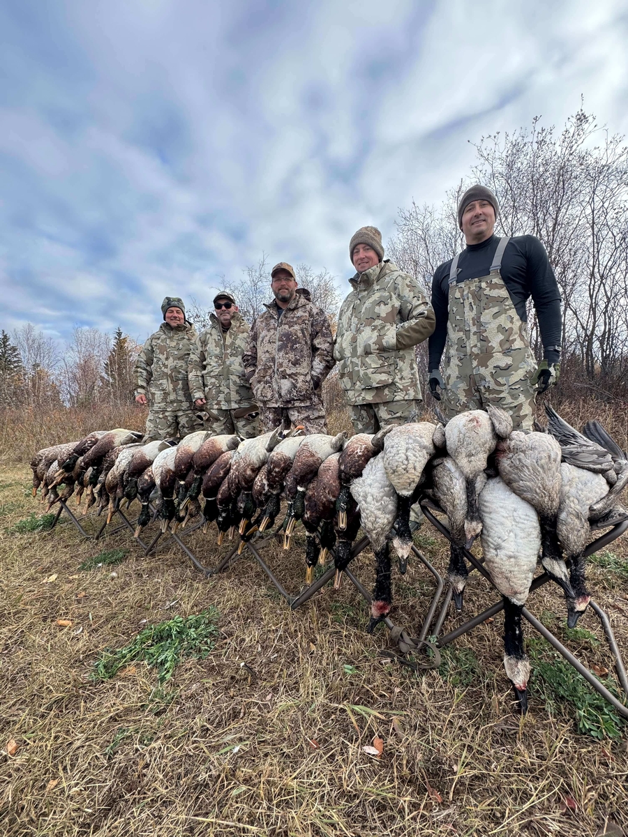 Guided Waterfowl Hunts in Edmonton, Alberta Canada Waterfowl Hunts